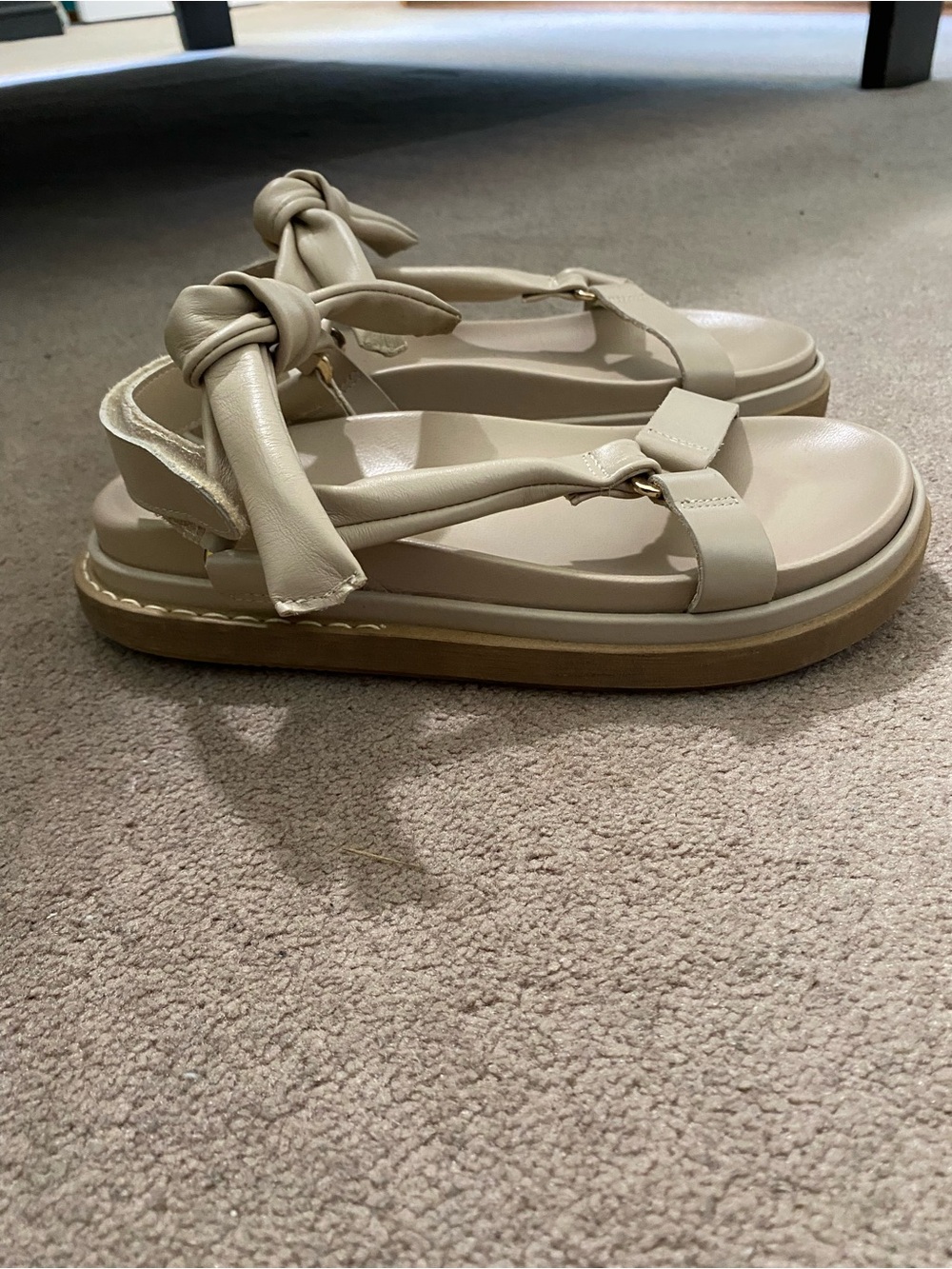 ALOHAS Cream Knotted Strap Platform Sandals